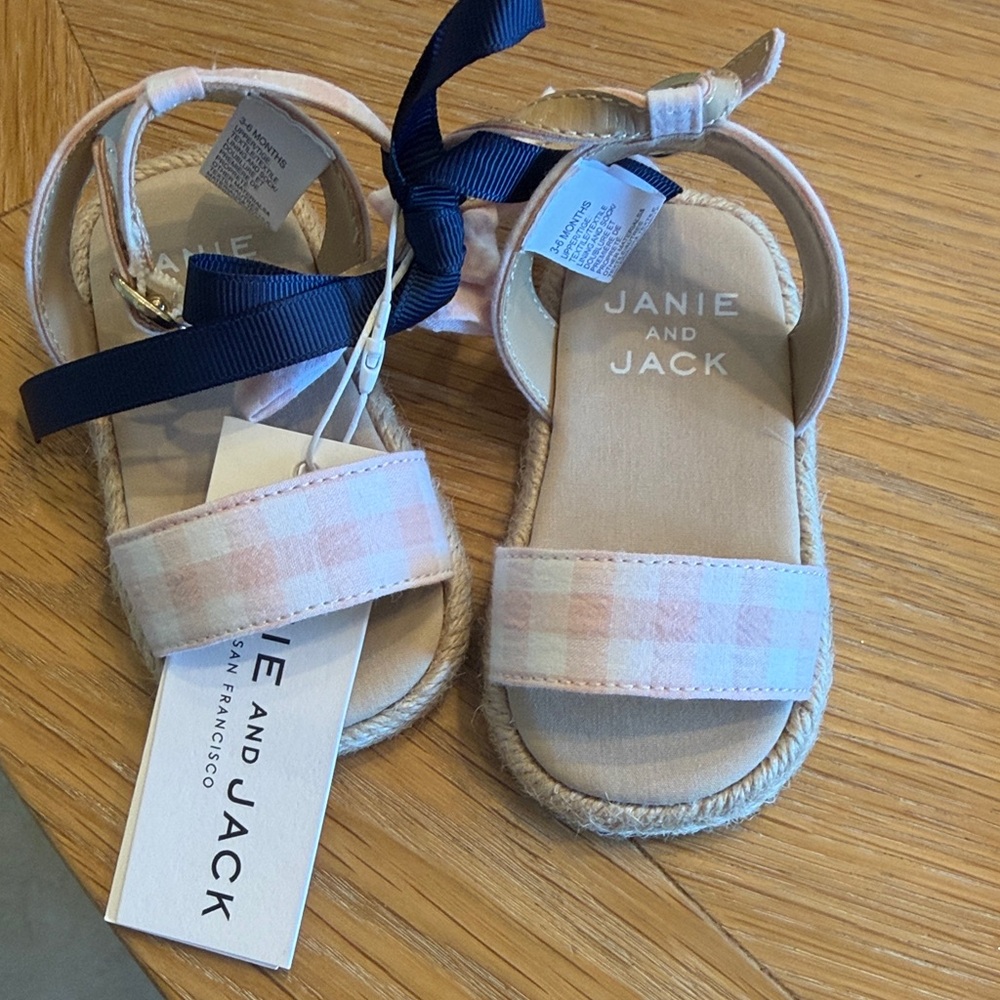 NWT Janie and Jack Plaid Pink Sandals with bow 3-6mo